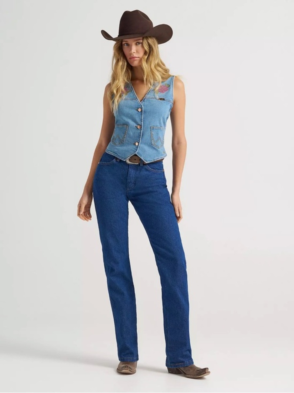 NWT WOMENS WRANGLER COWBOY CUT SLIM FIT JEAN